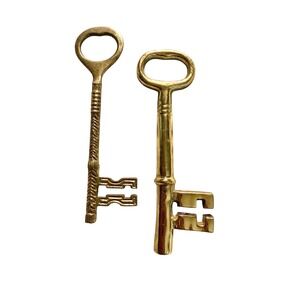 Vintage Solid Brass Skeleton Keys Decorative Oversized Ornate Set of 2 Gold Tone